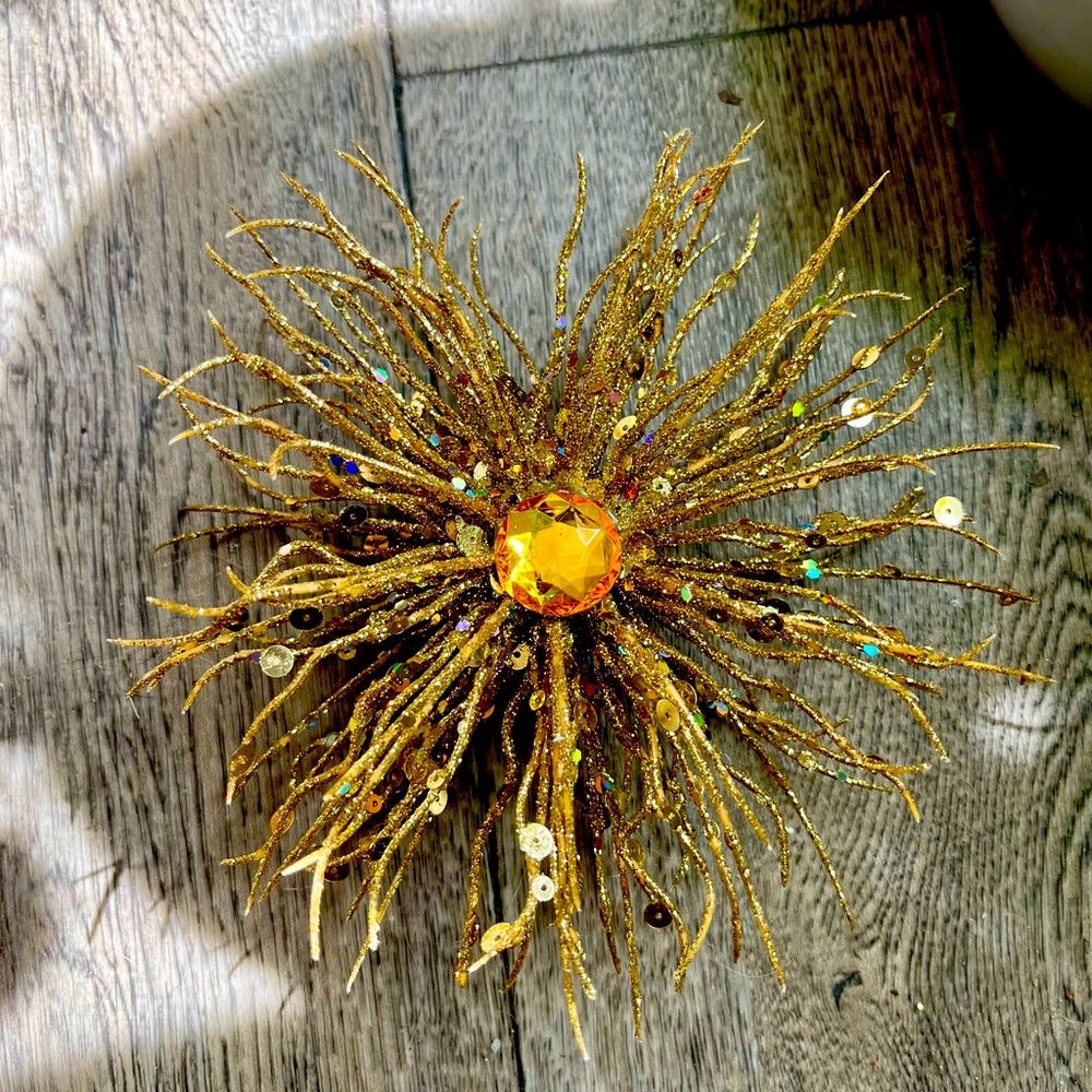 Handmade Sunburst Style Gold Wire Sequins Glitter Wall Decorative 4 Set Accent